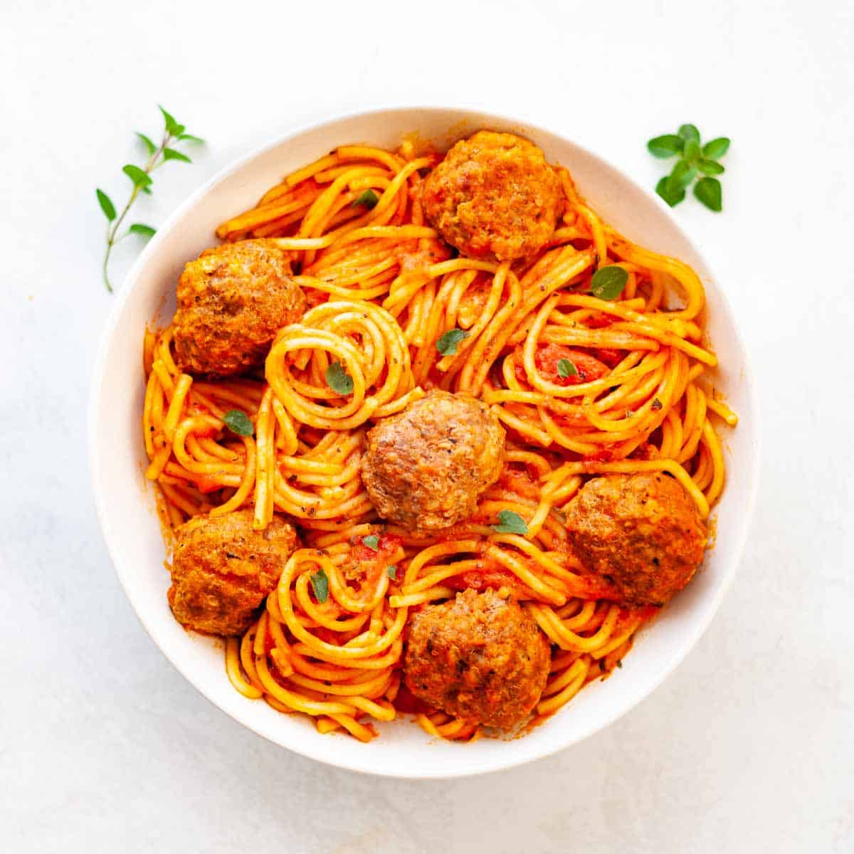 bowl of spaghetti and meatballs