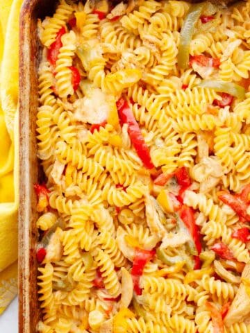 baked rotini noodles with chicken and bell pepper