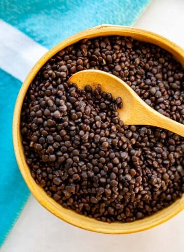 bowl of cooked black beluga lentils