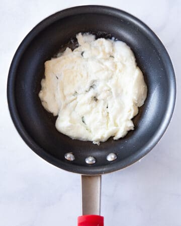 scrambled egg whites in a skilelt