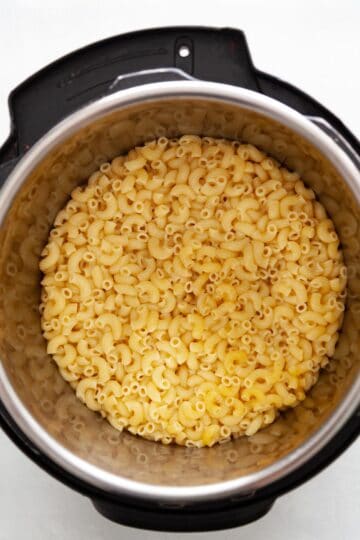 cooked elbow macaroni in an Instant Pot