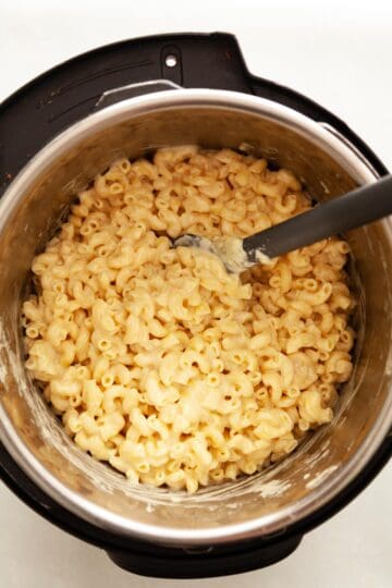 cooked macaroni and cheese in an Instant Pot